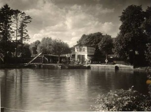 Badeanstalt vor dem Umbau 1932. Detmold. Georg-Weerth-Straße. Papierabzug