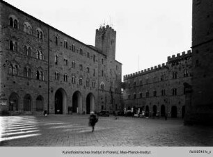 Piazza dei Priori, Volterra