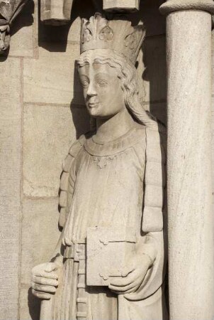 Südportal — Statue