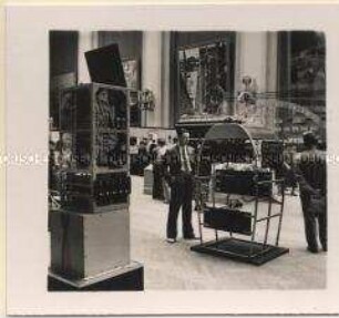 Paris, Weltausstellung, Deutscher Pavillon, Erzeugnisse der Elektro-Industrie