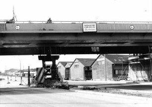 Stuttgart-Zuffenhausen Bau Brücke 2035 Stützen Behelfsbrücke