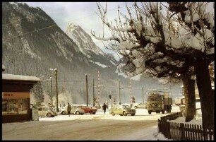 Saanen: Dorfstraßen im Schnee