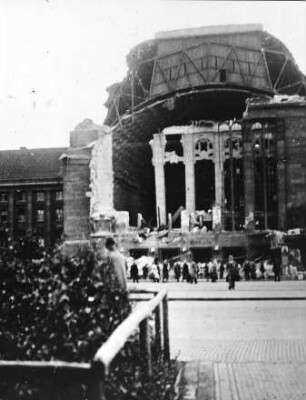 Hauptbahnhof, beschädigte Westhalle