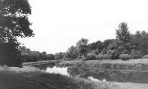 Rothenburg/O.L.. Neiße in Richtung Niederneundorf