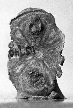 Rosette mit Öse