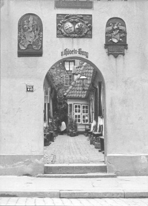 Zugang zu einem Innenhof (vielleicht in den Niederlanden)