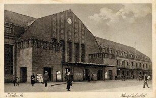 Postkartenalbum mit Motiven von Karlsruhe. "Karlsruhe. Hauptbahnhof"
