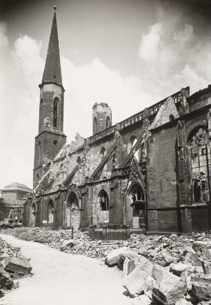 Dresden-Altstadt, Postplatz. Ruine der Sophienkirche