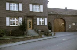 Wohnhaus mit Arbeitsgebäude