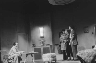 Szenenbilder aus "Die ehrbare Dirne" von J.-P. Sartre mit R. Blamcke