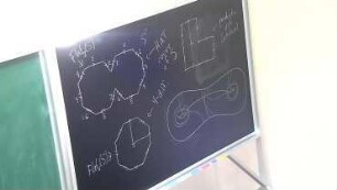 Spectral Rigidity of q-differential Metrics