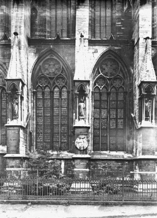 Halberstadt, Dom St. Stephanus und St. Sixtus, die drei westl. Strebepfeiler der Nordseite