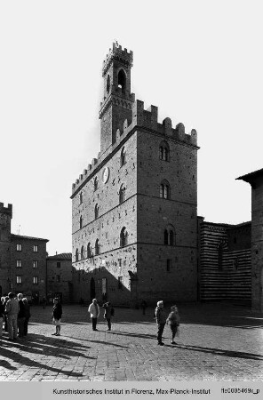 Piazza dei Priori, Volterra