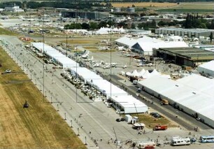 Internationale Luft- und Raumfahrtausstellung 1992 auf dem Flughafengelände Berlin-Schönefeld