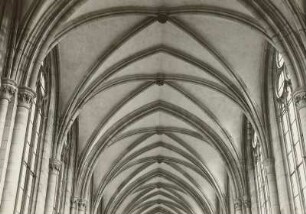 Magdeburg, Dom St. Mauritius und St. Katharina, Innenaufnahme, Langhaus : Mittelschiff, Gewölbe nach Osten