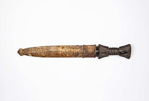 Dagger with sheath