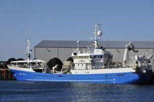 Heimaey - Fischerboot im Hafen