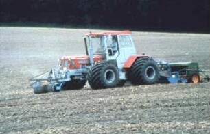 Fotografie: Drillkombination, Kreiselegge, Kastendrillmaschine, Terrareifen