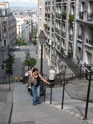 Steile Treppen führen hinauf zum Montmartre