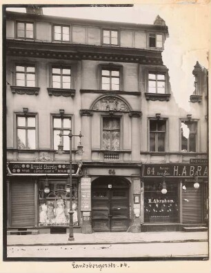 Wohn- und Geschäftshaus Landsberger Straße 64, Berlin-Mitte: Ansicht (aus: Julius Kohte, Alt-Berlin, Bauwerke in Berlin und Charlottenburg, aufgenommen 1907-1914)