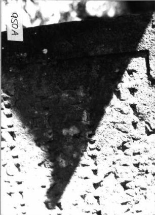 Grabstein 950 (Index: 99753146) Material: Sandstein Zustand: verwittert mit Textverlust Maße HxBxT: 100x65x7 cm Beschreibung: Stele, eingezogener Rundbogenabschluß, Schriftfeld eingetieft: Grabstein 950A