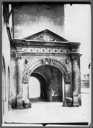 Chemnitz Rathausportal : Chemnitz. Altes Rathaus, Judith-Lukretia-Portal, Markt 11. Winteraufnahme