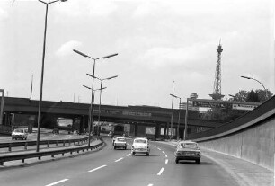 Berlin; Wilmersdorf: Stadtautobahn; Halensee mit Funkturm