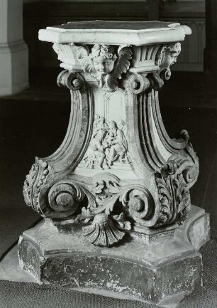 Nauen, Evangelische Stadtpfarrkirche Sankt Jacobi. Taufstein