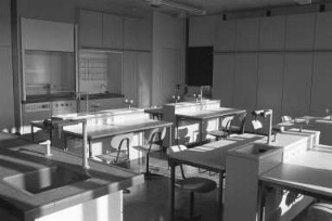 Technisches Gymnasium Karlsruhe Carl-Engler-Schule im Beiertheimer Feld. Aufnahme des Unterrichtsbetriebs