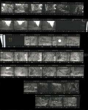 Schwarz-Weiß-Negative mit Aufnahmen von der Leipzigerstraße in Berlin, von Setzern in einer Druckerei, Ziegelfabrikation aus Schutt, Trümmerfrauen