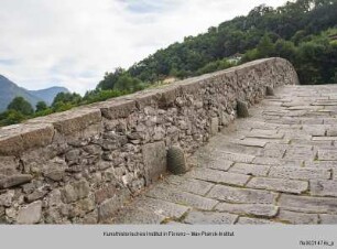 Ponte della Maddalena, Ponte del Diavolo, Borgo a Mozzano