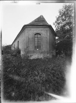Saßleben (Calau-Saßleben). Dorfkirche (15. Jh., Erweiterung 1775). Ansicht von Südost