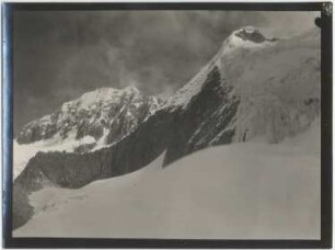 Von der Schneescharte am Pico del Norte in Richtung Illampú