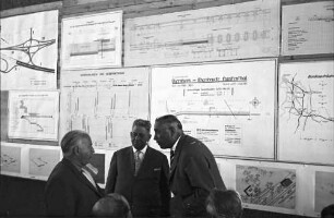 Weil am Rhein: Planskizze; Autobahnknoten Weil; vor der Darstellung: Minister Seebohm, Regierungspräsident Dichtel, Dr. Leins