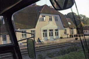 Worpswede: ehemaliger Bahnhof Worpswede, als Cafe, vom Bus