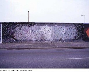Touch The Wall : Touch The Wall. Bild 69 der East Side Gallery