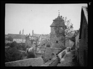 Rothenburg ob der Tauber (Lkr. Ansbach): Kobolzeller Tor mit Stadtpanorama
