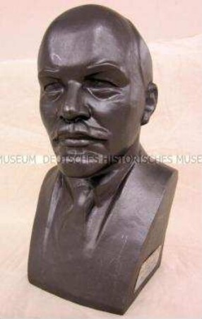 Büste von Wladimir Iljitsch Lenin (mit russischer Aufschrift)
