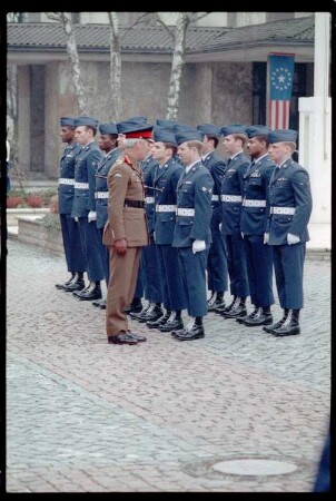 Fotografie: Antrittsbesuch von Major General Robert Corbett, britischer Stadtkommandant, in den Lucius D. Clay Headquarters in Berlin-Dahlem