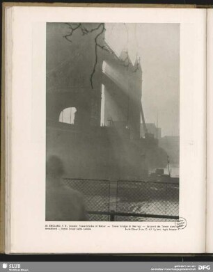 Towerbrücke im Nebel