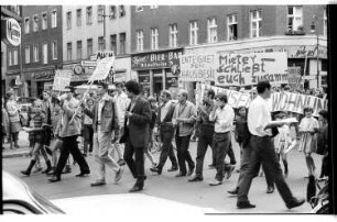 Kleinbildnegativ: Demonstration der Jungen Linke, Naunynstraße, 1968