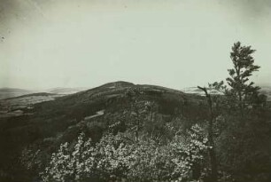 Lausitzer Bergland. Schleifberg (Czorneboh) vom Hochstein