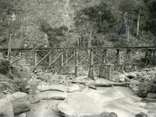 Provisorische Holzbrücke der Andenbahn