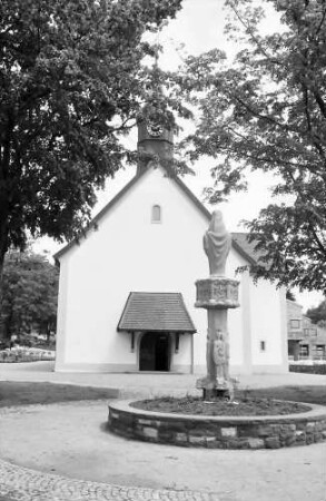 St. Peter; Lindenberg: Lindenberg Kapelle; außen mit Marienstatue