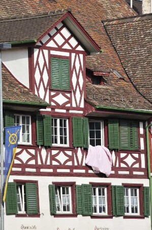 Fachwerkhaus : Die Kleinstadt Steckborn liegt am Untersee des Bodensees. An der Hauptstraße stehen viele historische Fachwerkhäuser