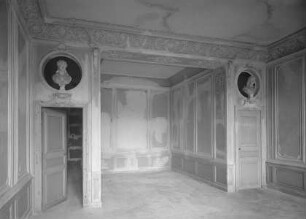 Schlafzimmer mit Alkoven und Nebenkammern
