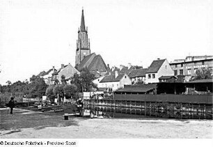 Rathenow, Stadtansicht : Rathenow. Stadtansicht mit Kirche