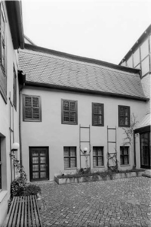 Halle (Saale), Große Nikolaistraße 5. Händel-Haus ("Zum Gelben Hirsch", Geburts- und Wohnhaus des Komponisten Georg Friedrich Händel) (im Kern 13. Jahrhundert, Umbauten 16.-18. Jahrhundert, 1771/1772). Kleiner Innenhof gegen Nord-Flügel