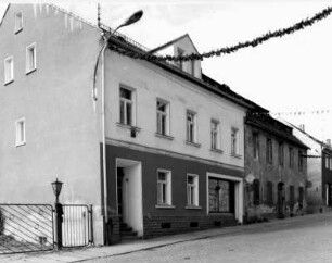 Kamenz, Bautzner Straße 74. Wohnhaus mit Laden (M. 19. Jh.). Straßenansicht