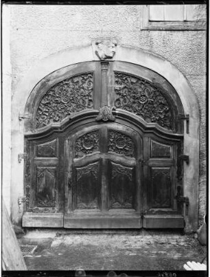 Mainau Schloss Kellerportal an einem der Flügel